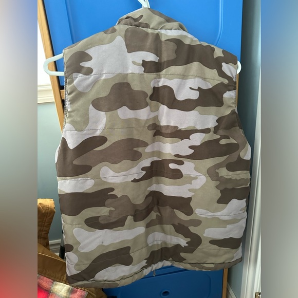 Brown Camouflage Vest - Picture 5 of 6